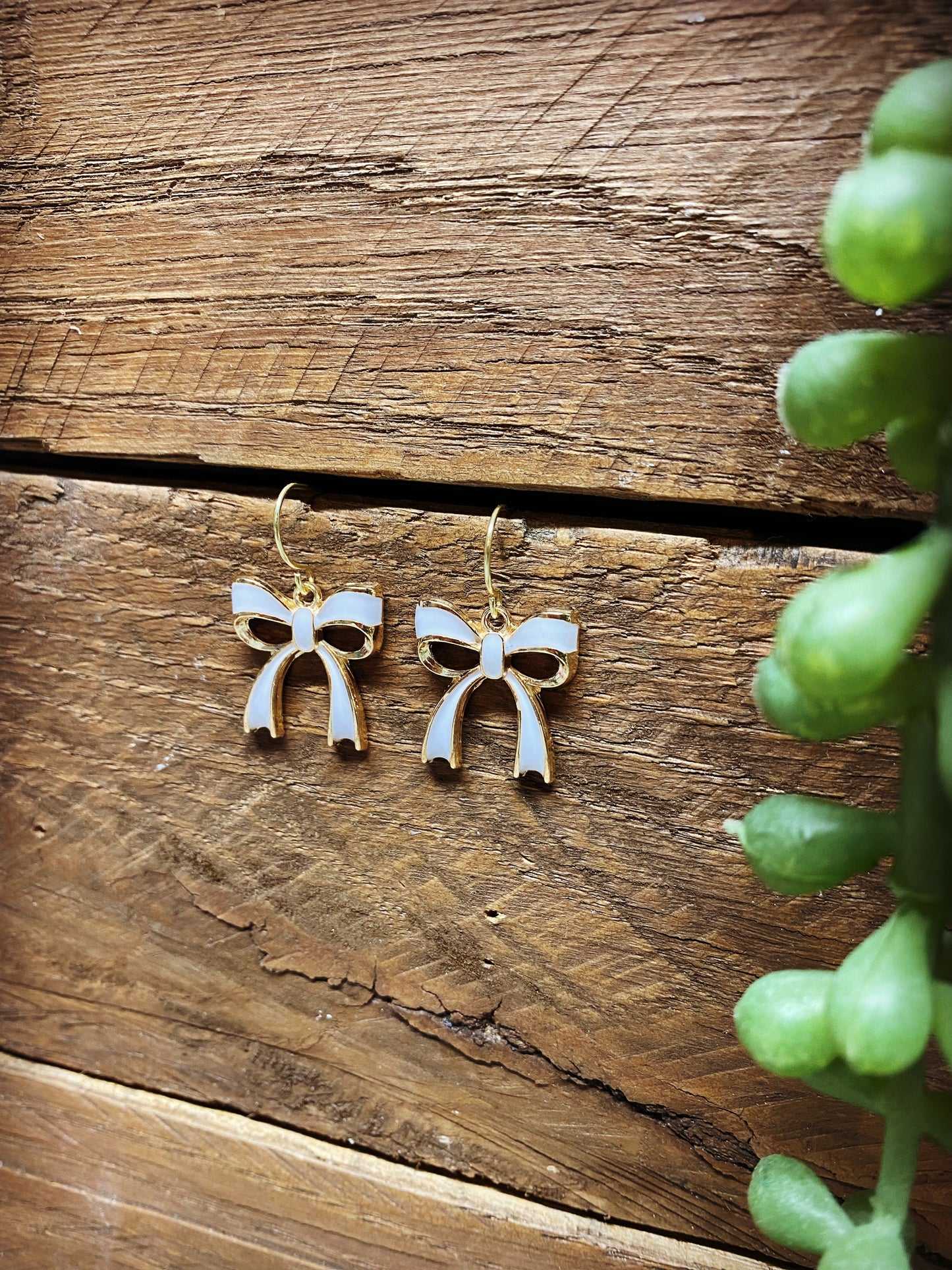 Happy Enamel Bow Earrings - White