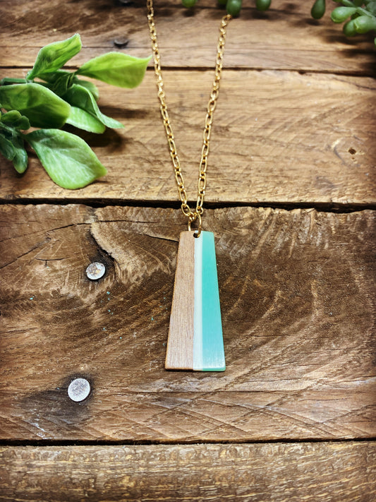 Classic Wood and Resin Necklace