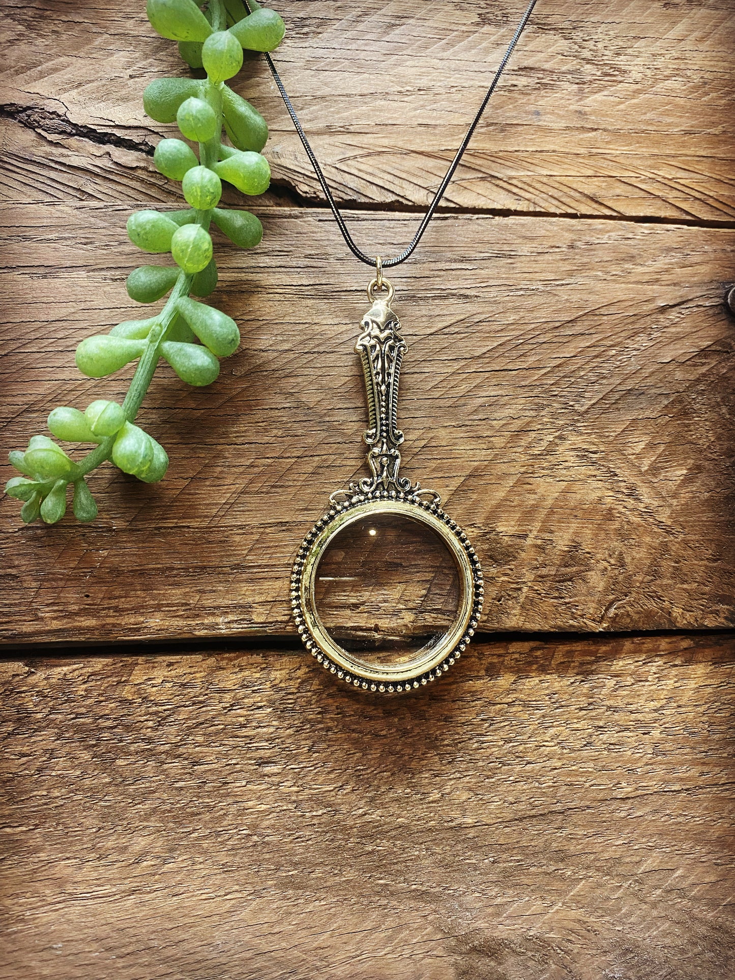 Classic Magnifying Glass Necklace